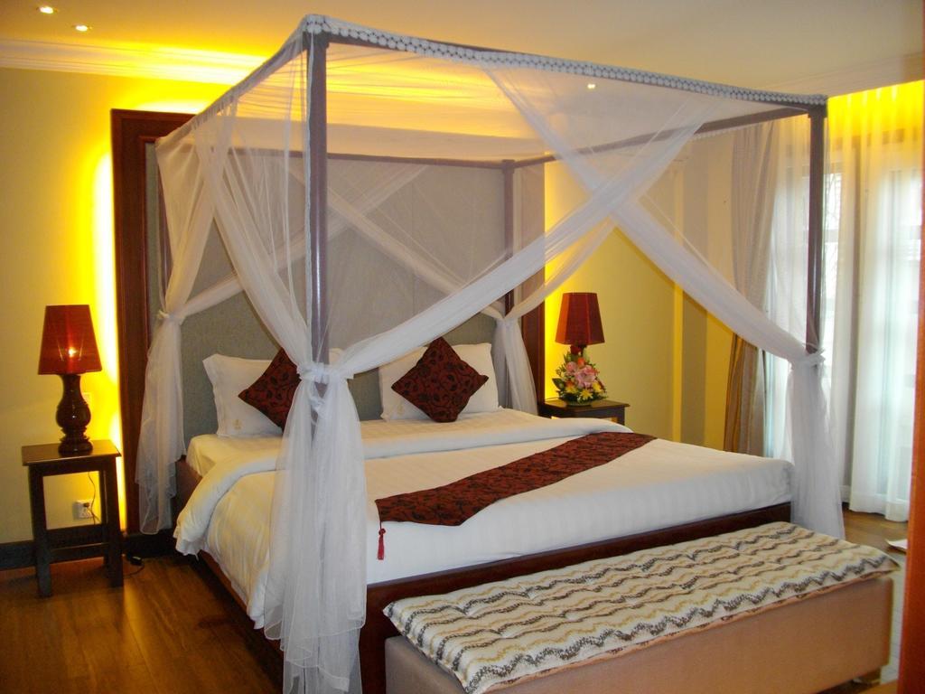 Lux Riverside Hotel & Apartment Пном Пен Екстериор снимка
