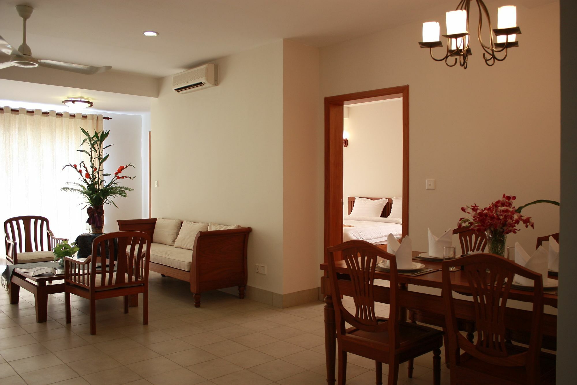Lux Riverside Hotel & Apartment Пном Пен Екстериор снимка